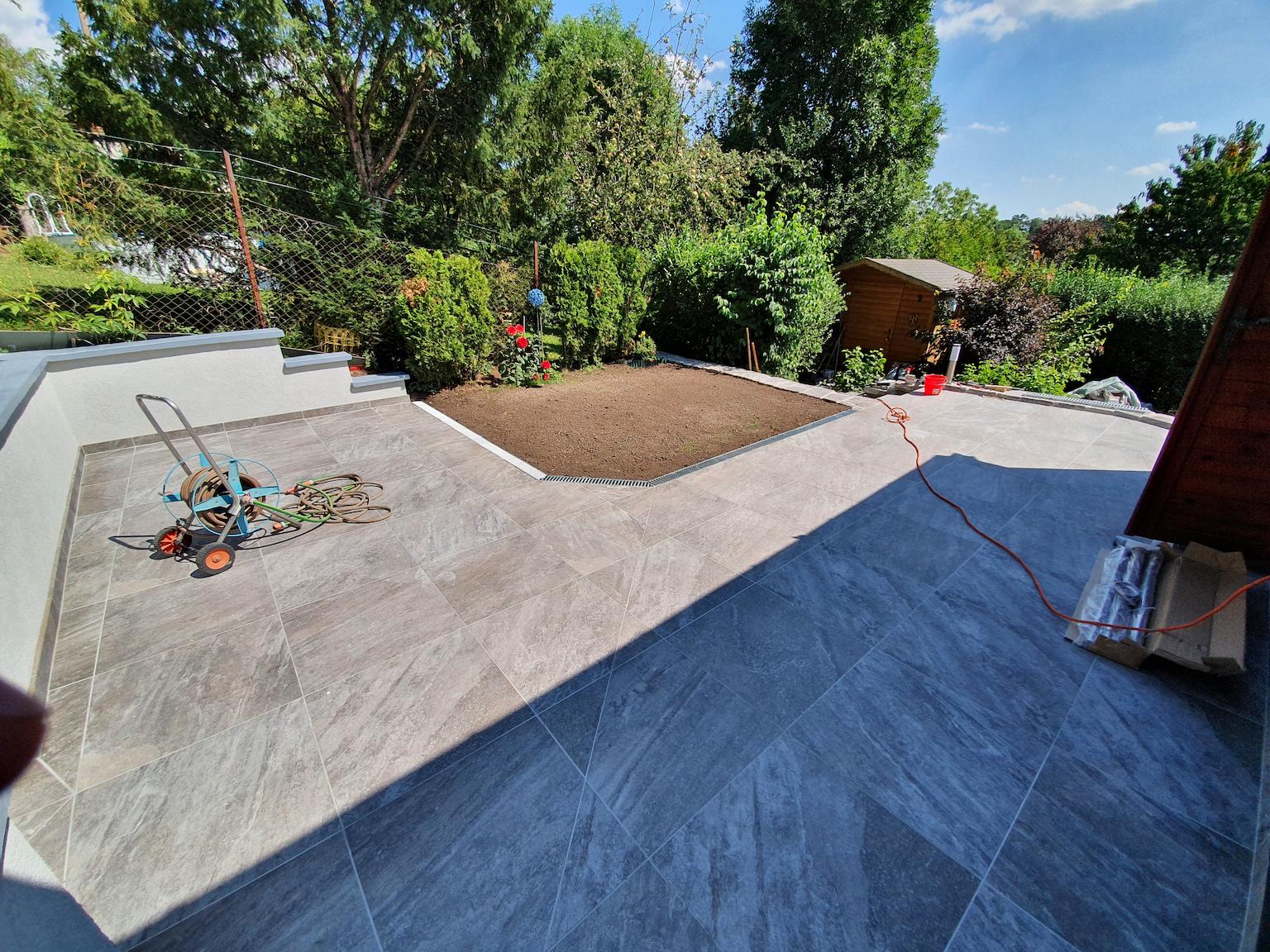 Fertiggstellte Außenanlage