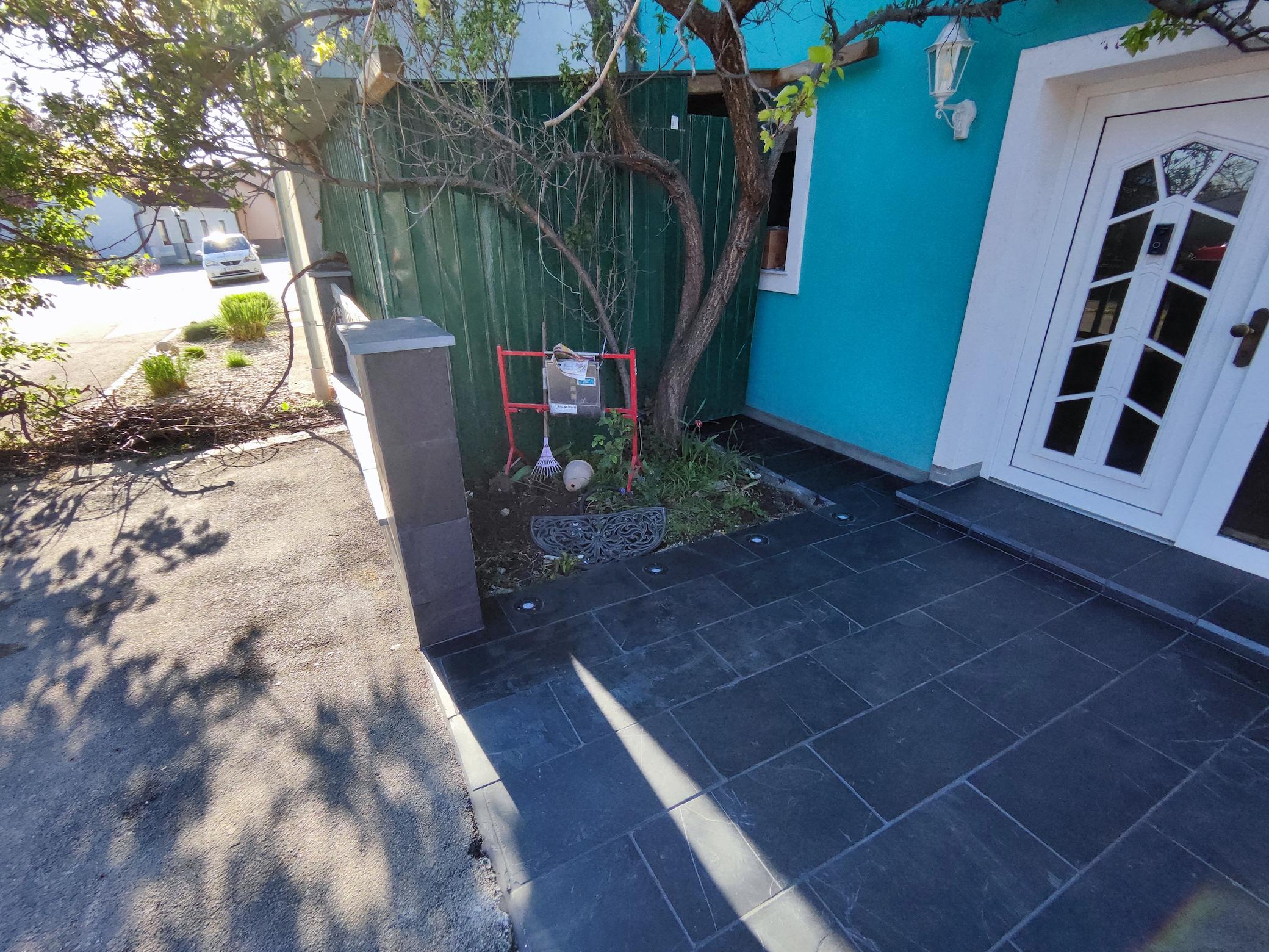 Fertiggstellte Außenanlage